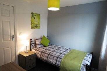 ツーリストアパートメント Moat House