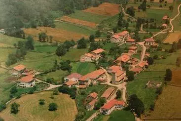 Mökkimajoitus Rural Zalama