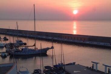 דירות לתיירים Villa Marina Del Port