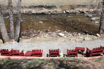 فندق على الطريق Argo Inn And Suites