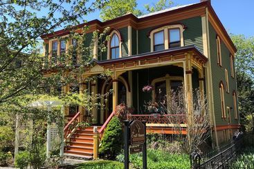 The Croff House Bed & Breakfast