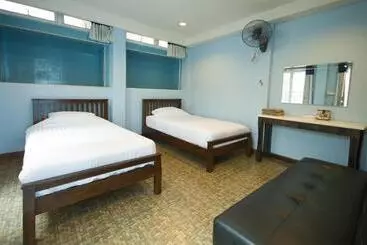 Hotel Mhork Buri Resort