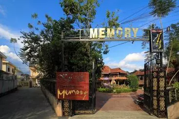The Memory Villa & Coffee