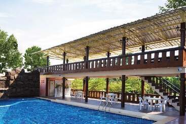 Hotel Phuranya Resort