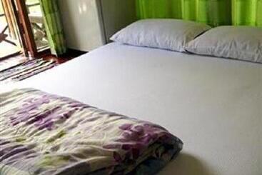 هتل Sarocha Resort Rayong