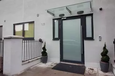 ツーリストアパートメント Trafalgar House