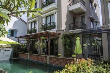 هتل Hoi An Grace River Villa