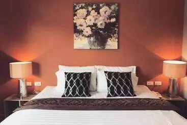 The Tamnan Pattaya Hotel & Resort