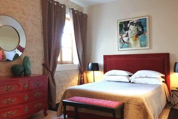 مبيت وإفطار Les Loges De Saint Eloi