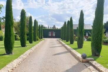 Bed and Breakfast Les Loges De Saint Eloi