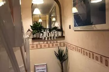Aamiaismajoitus (B&B) Love & Peace
