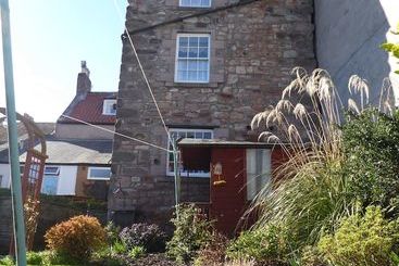 مبيت وإفطار Alannah House