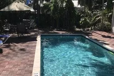 Majatalo New Orleans House   Gay Male Adult Guesthouse