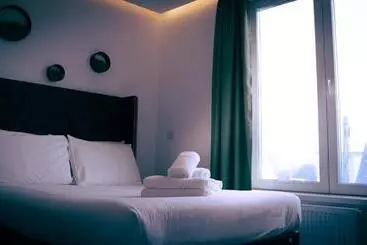 OYO Newquay Beach Hotel
