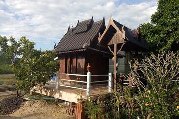 Pensiune Kratommai Phuwaree