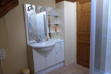 تختخواب و صبحانه Les Buissonnets