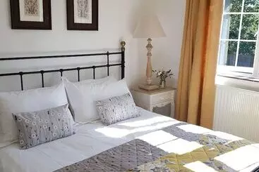 ベッドアンドブレックファースト Wisteria Haze