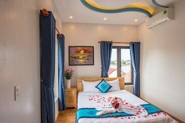 هتل Minh An Riverside Villa