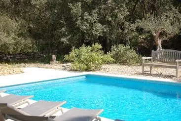Pensão Les Gites Du Rocher Du Pieï