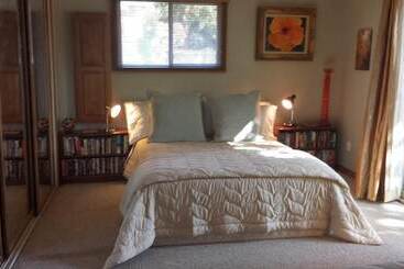 Yosemite Plaisance Bed & Breakfast