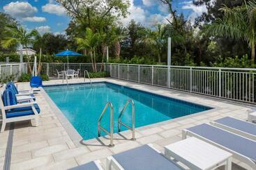 בית מלון כפרי Star Suites   A Vero Beach