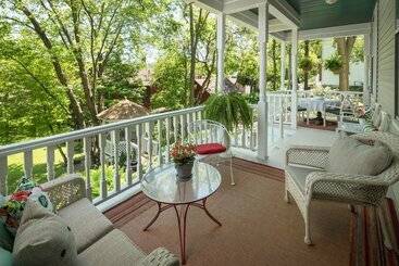 تختخواب و صبحانه Avery On Prospect Hill Guest House