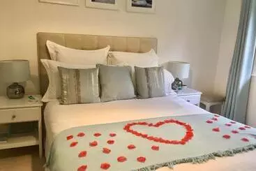 Bed & Breakfast Ranmore Rise Retreat In The Surrey Hills