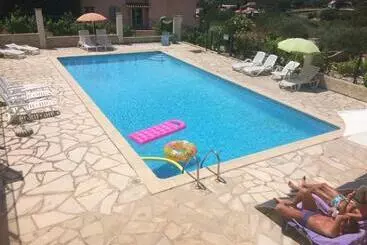 Vakantie-appartementen Les Oliviers