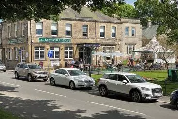 تختخواب و صبحانه Newcastle House