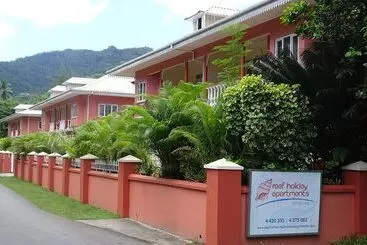 هتل Reef Holiday Apartments