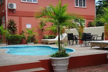 فندق Reef Holiday Apartments