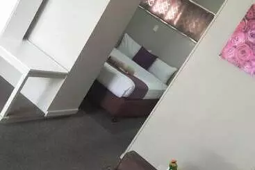 Smerdon Lodge Motel