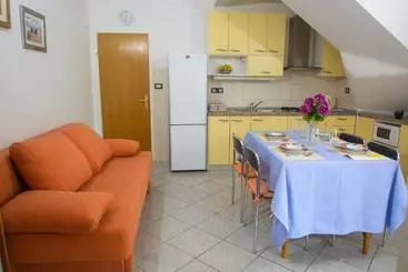 Turistihuoneistot Apartments Jerkunica