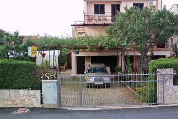 Apartments Viktor Rogoznica