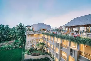 Bed and Breakfast Kuwarasan A Pramana Experience