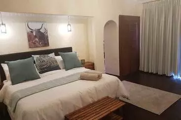 ペンション Airport Tower Lodge