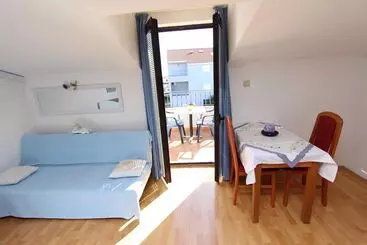 ツーリストアパートメント Apartments Dujmovic