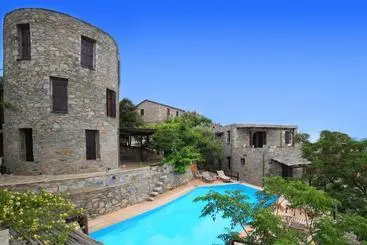 آپارتمان‌های توریست‌ها Pyrgos Traditional Village