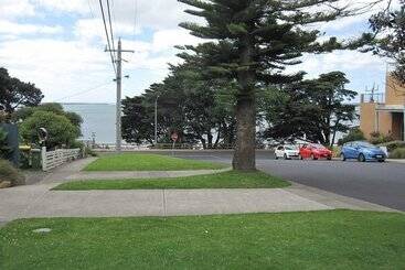 Апартаменты 3, 2 4 Warley By The Sea