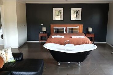 קוטג'' Blaze Rock Retreat