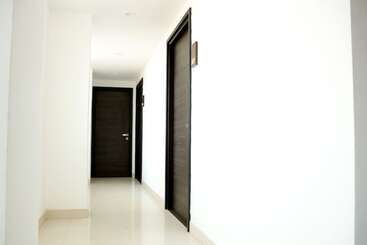 ホテル S P Residency