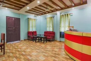 هتل Spot On 437 Gairibari Resort