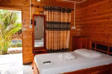 استراحتگاه Mithra Paradise Beach