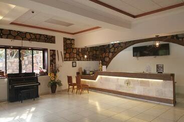 هتل Club Quinta Pat Resort & Restaurant