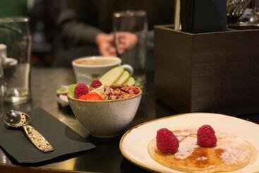 هتل Lo! Im Kreuz Jona