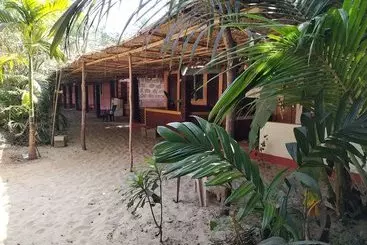 Hostel Iroomz Sea Rock Cafe