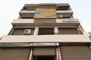 Oyo 23504 Hotel R View