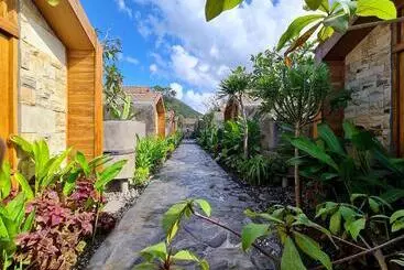 ベッドアンドブレックファースト Batatu Resort   Adults Only