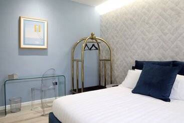 تختخواب و صبحانه Primo A Destra