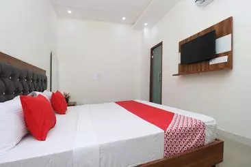 Hotel J&b By Oyo Rooms